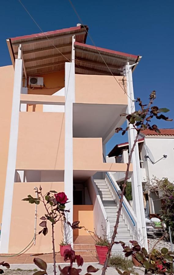 Agapi Studio Acharavi A 50M De La Mer, 400M Du Centre Ville Exterior foto